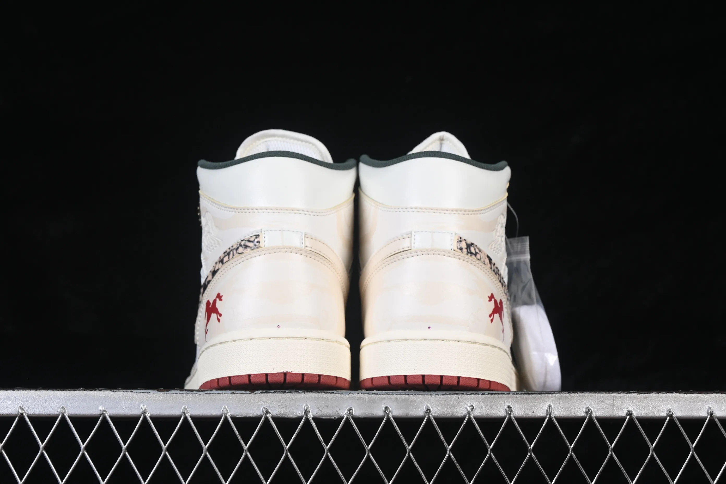 All Categories Air Jordan Jordan Series Basketball Shoes Air Jordan 1 Mid Air Jordan 1 Mid AJ1 Joe 1 Year of the Horse Limited Chinese Cultural Leisure Sneakers DQ8426-105